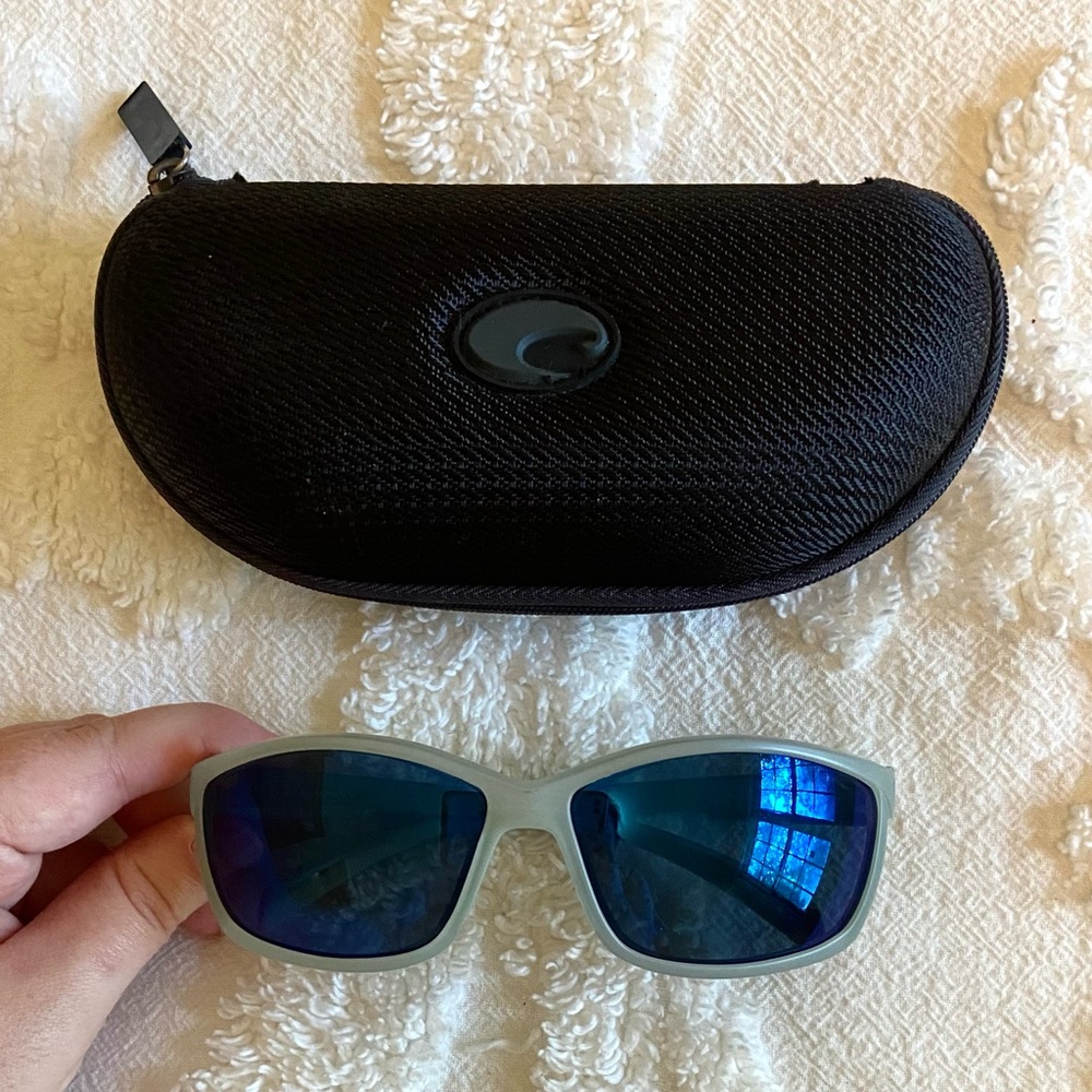 Costa Manta sunglasses polarized blue light blue